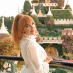 Suzan Negm ElDein Instagram - كلّنا سواءٌ في مواجهة الحبّ..والموت.. فالحبّ لكم.. والرحمة للشهداء.. #جمعة_مباركة #عيد_الشهداء #سوزان_نجم_الدين #suzan_najm_aldeen #syria Dubai, United Arab Emiratesدبي