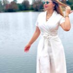Suzan Negm ElDein Instagram - سنة مرت بحلوها ومرها نشكر الله فيها على كل النعم التي منحنا إياها.. فالسراء والضراء.. فالنجاح والفشل.. فالألم والأمل.. في كل تفاصيل الحياة بخيباتها وانتصاراتها.. نشكر الله فيها على كل ماأنجزناه ومالم ننجزه.. آملين أن نحقق في عامنا الجديد الكثير من أحلامنا وتطلعاتنا وطموحاتنا في كل مجالات الحياة.. وأن يتحقق السلام والأمان في بلادنا العربية المنكوبة.. وأن يحمي الله سوريتنا الحبيبة ويرد عنها الظلم والقهر والحظر لتعود لنا لسابق مجدها وعزها وكرامتها أبد الدهر انشاءالله🙏 #كل_عام_وانتم_بخير #سوزان_نجم_الدين #suzan_najm_aldeen #syria🇸🇾 #happynewyear #الحب_حياة Orlando, Florida