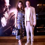 Suzan Negm ElDein Instagram - #فيلم_الحكيم للكبير #دريد_لحام والرائعة #صباح_الجزائري أعاد لنا صوراً من الحرب بأسلوب السهل الممتنع فدغدغت مشاعرنا بعمق ولامست كل بيت سوري بطريقةٍ أو بأخُرى فأوجعنا وأبكانا وأضحكنا حيناً بعدسة متقنة وذكية بقيادة المخرج المتميّز #باسل_الخطيب وبقلم الكاتبة الرائعة #ديانا_جبور وإنتاج #المؤسسة_العامة_للسينما ليضفي عليها الموسيقار الكبير #سمير_كويفاتي بعضاً من روحه لتضيف موسيقاه شجناً من نوعٍ خاص مبروك لصنّاع العمل وللسينما السورية . . . #سوزان_نجم_الدين #سوريا #سينما_سورية #فيلم #suzan_najm_aldeen #syria #film #movie . #makeup & #hairstylist @milad.pvt @miladhannoun Damascus, Syria