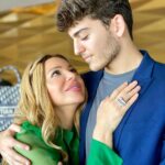 Suzan Negm ElDein Instagram - لاأصدّق أنّ هذا الشاب الجميل قلباً وقالباً هو طفلي الصغير الذي كبُر في غفلةٍ عنّي… وهاهو اليوم ينهي دراسته الثانوية في ولاية فلوريدا الأمريكية… ليبدأ بعدها معتركَ الحياة في سنته الأولى من دراسة البزنس التي اختارها بملئ إرادته… ليرسُمَ من خلالها طموحَه الجامح في هذا العالم الواسع انشاءالله 🙏 مباركٌ لك ياحبيبي ومباركٌ لي بك🙏 وأتضرّعُ إلى الله سبحانه وتعالى ليكون لك سنداً وعوناً في كل خطوةٍ تخطوها في طريق مستقبلك المثمر والناجح بإذن الله🙏❤️👌 #حيان_الأتاسي #حيان_أتاسي #سوزان_نجم_الدين @hayanatassi @suzannajmaldeen #myson #son #mother #family #lovelife #syria #florida #america #orlando #mylove Cairo, Egypt