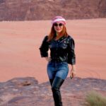 Suzan Negm ElDein Instagram - رحلة من العمر مع نخبة من نجوم الفن والاعلام والمجتمع في مهرجان #أوسكار_الرائدات في #وادي_رم #الأردن #سوزان_نجم_الدين #suzannajmaldeen @oscar_pioneers @pioneers_human_right @raniahaddadin1 @eventsbyadamafara