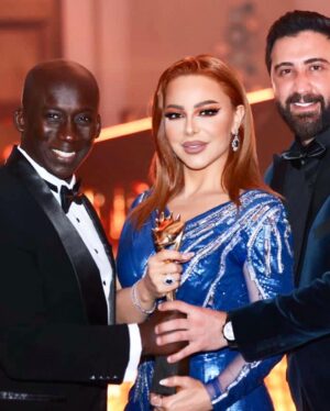 سوزان نجم الدين Instagram - من تلك الليلة الاستثنائية للميوريكس دور وإعلان التعاون مع الشركة العالمية @takebackthemic والتفاصيل لاحقاً انشاءالله #الله_ولي_التوفيق 
Thanks to:
Stylist @nabilajadallah 
Dress @ziadnakad 
Makeup @maissa_hasoun 
Hair @mikehamdan470 
Jewellery @adaliz.jewellery
#suzannajmaldeen @suzannajmaldeen #syria #dubai @murexdor
