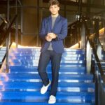 Suzan Negm ElDein Instagram - لاأصدّق أنّ هذا الشاب الجميل قلباً وقالباً هو طفلي الصغير الذي كبُر في غفلةٍ عنّي… وهاهو اليوم ينهي دراسته الثانوية في ولاية فلوريدا الأمريكية… ليبدأ بعدها معتركَ الحياة في سنته الأولى من دراسة البزنس التي اختارها بملئ إرادته… ليرسُمَ من خلالها طموحَه الجامح في هذا العالم الواسع انشاءالله 🙏 مباركٌ لك ياحبيبي ومباركٌ لي بك🙏 وأتضرّعُ إلى الله سبحانه وتعالى ليكون لك سنداً وعوناً في كل خطوةٍ تخطوها في طريق مستقبلك المثمر والناجح بإذن الله🙏❤️👌 #حيان_الأتاسي #حيان_أتاسي #سوزان_نجم_الدين @hayanatassi @suzannajmaldeen #myson #son #mother #family #lovelife #syria #florida #america #orlando #mylove Cairo, Egypt