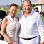 Suzan Negm ElDein Instagram - تجربة في غاية المتعة مع المخرج المتميز #سامح_عبد_العزيز ومع نجوم فيلم #تماسيح_النيل🐊 المتفرد كلّ منهم بشخصيته الكوميدية الإنسانية الرائعة👌 فشكرا لهذا العمل الذي جمعني مع أحلى الناس لأشعر معهم بأننا أسرة واحدة🥰 شكراً لفريق العمل بكافة أقسامه فرداً فرداً متمنية أن يحقق هذا الفيلم قبولاً جماهيريّاً واسعاً بإذن الله🙏 #سوزان_نجم_الدين #فيلم #مصر #سوريا #الحب_حياة #كوميديا #suzan_najm_aldeen @suzannajmaldeen #lovelife #egypt #syria #stars #movie @samehabdulaziz شكرا للمصور الرائع #هاني_عبد_ربه @hany_abd_rabo Cairo, Egypt