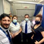 Suzan Negm ElDein Instagram - بعرف سلفاً شورح يجي انتقادات من البعض على هالصورة بس حبيت نزلا متل ماهية متعمدة👌 لإني قبل ماإطلع عالطيارة السورية كنت خايفة من كم التشويه اللي سمعتوا عنها.. انو مافيا مي ولاتكييف ولاأكل ولاشي أبداً لدرجة صرت خايفة انها توقع وماأوصل مصر..🙄 بس طلع فيا كلشي ومن أحسنوا كمان رغم الظرف الاقتصادي الصعب جدا اللي عمتمر فيه سوريا.. فكفى تشويها وبكفينا اللي فينا وطيراننا السوري بألف خير والحمدلله🙏 وشكرا لطاقم الطيران السوري على اهتمامه وصبره وإصراره على المحافظة قدر الامكان على كل التفاصيل👌#الطيران_السوري #مطار_سوريا #سوريا #دمشق #مصر #تصوير #فيلم #تماسيح_النيل🐊 #سوزان_نجم_الدين #الحب_حياة #suzan_najm_aldeen @suzannajmaldeen #syria #damascus #syrian_airlines #lovelife #egypt #movie Cairo, Egypt