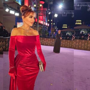 سوزان نجم الدين Instagram - ‎مهرجان عالمي بكل معنى الكلمة..
‎وماهذا المهرجان برئاسة سعادة المستشار #تركي_أل_الشيخ إلا انعكاساً للتطور الكبير الذي شهدته السعودية بقيادة حكيمة ومحبة من صاحب السمو الأمير #محمد_بن_سلمان  الذي أدهشنا بحجم التطور الكبير الذي وضع #المملكة_العربية_السعودية  في المقدمة وفي 
الصدارة..فهنيئاً لكم ولنا هذا الانجاز العظيم 
#joy_awards #suzan_najm_aldeen #lovelife #festeval 
#سوزان_نجم_الدين
.
.
.

شكرًا لكل من اهتم بطلّتي:
‏#dress by @nadwaalawarhautecouture
#makeup by #جو_أبو_جودة
#hairstyle by #سيمون_مندلق
‏#jwelery by 
‏@Mouawad.Arabia
@mouawad
@maroun_abouhamad
@noor.ammouri 
@nihalmazen