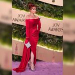 Suzan Negm ElDein Instagram - ‎مهرجان عالمي بكل معنى الكلمة.. ‎وماهذا المهرجان برئاسة سعادة المستشار #تركي_أل_الشيخ إلا انعكاساً للتطور الكبير الذي شهدته السعودية بقيادة حكيمة ومحبة من صاحب السمو الأمير #محمد_بن_سلمان الذي أدهشنا بحجم التطور الكبير الذي وضع #المملكة_العربية_السعودية في المقدمة وفي الصدارة..فهنيئاً لكم ولنا هذا الانجاز العظيم #joy_awards #suzan_najm_aldeen #lovelife #festeval #سوزان_نجم_الدين . . . شكرًا لكل من اهتم بطلّتي: ‏#dress by @nadwaalawarhautecouture #makeup by #جو_أبو_جودة #hairstyle by #سيمون_مندلق ‏#jwelery by ‏@Mouawad.Arabia @mouawad @maroun_abouhamad @noor.ammouri @nihalmazen