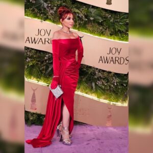 سوزان نجم الدين Instagram - ‎مهرجان عالمي بكل معنى الكلمة..
‎وماهذا المهرجان برئاسة سعادة المستشار #تركي_أل_الشيخ إلا انعكاساً للتطور الكبير الذي شهدته السعودية بقيادة حكيمة ومحبة من صاحب السمو الأمير #محمد_بن_سلمان  الذي أدهشنا بحجم التطور الكبير الذي وضع #المملكة_العربية_السعودية  في المقدمة وفي 
الصدارة..فهنيئاً لكم ولنا هذا الانجاز العظيم 
#joy_awards #suzan_najm_aldeen #lovelife #festeval 
#سوزان_نجم_الدين
.
.
.

شكرًا لكل من اهتم بطلّتي:
‏#dress by @nadwaalawarhautecouture
#makeup by #جو_أبو_جودة
#hairstyle by #سيمون_مندلق
‏#jwelery by 
‏@Mouawad.Arabia
@mouawad
@maroun_abouhamad
@noor.ammouri 
@nihalmazen