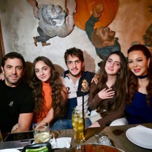 سوزان نجم الدين Instagram - كل عام وانت أخونا الحبيب الغالي وقطعة من الروح..
كل عام وانت رفيقنا الشهم الصادق الأمين..

كل عام وانت سندنا اللي محتوينا بقلبك الطيب الحنون..اللي بيعطي الكل بدون مقابل وبدون حدود..

الله ينور دربك ويحقق حلمك..
ويسعد قلبك متل ماعمتسعد كل اللي حواليك ..

كل عام وانت تمّام الصالح..العقيد الركن..
ولكل من اسمه وعمله نصيب ياتوأم الروح

وانشالله يارب على طول شوفك مبسوط وفرحان متل هلأ وأكتر ..
#كل_عام_وانت_بخير #تمام_الصالح #سوزان_نجم_الدين #اخي #سورية #عيد_ميلاد #الحب_حياة 
@tammam_al_saleh #suzan_najm_aldeen #syria #happybirthday #brother #lovelife