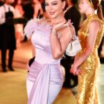 Suzan Negm ElDein Instagram - مبروك لكل المكرمين والفائزين في مهرجان الدراما المصرية لعام ٢٠٢٣ ومزيداً من النجاح والتطور والتألق في السنوات القادمة انشاءالله🙏 . . . #سوزان_نجم_الدين #مهرجان_الدراما_المصريه #مصر #سوريا #suzan_najm_aldeen #syria #egypt #dress by @aymanlahmouni #hairstyle @maherderke #photographers @shodshod.official @hyhstudios.egy @mody_aex العلمين _ الساحل الشمالى