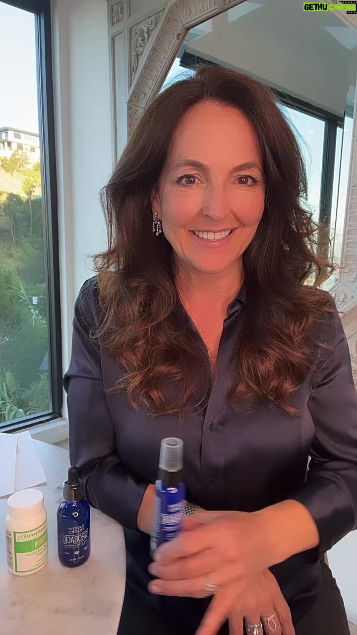 Suzanne Somers Instagram - BRAND NEW - GROBACK Shield & Shine✨ 🛡️✨ protect those locks from heat styling and frizz for gorgeous, healthy looking hair! Available at SuzanneSomers.com. FREE GIFT Curcumin (Retail Value $49.99) with any purchase of $49.99 or more! (Limited time offer 11/17-11/19/23.)