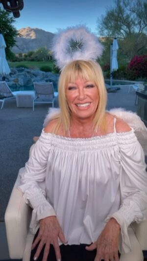 Suzanne Somers Instagram - I’m an angel ✨👼✨