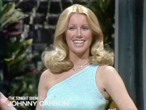 Suzanne Somers Instagram - Johnny Carson discovered Suzanne in the commissary at NBC. A few days later he invited her to appear on his show with her poetry book, Touch Me. Johhny enjoyed her so much, he made her a regular on the show. The producers of Three’s Company saw her on the show and brought her in to audition for Chrissy Snow. The rest is history 🌟