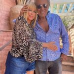 Suzanne Somers Instagram - LOVE THERE IS NO VERSION OF THE WORD LOVE THAT IS APPLICABLE TO SUZANNE. THE CLOSEST VERSION IN WORDS ISN’T EVEN CLOSE. IT’S NOT EVEN A FRACTION OF A FRACTION OF A FRACTION. UNCONDITIONAL LOVE DOES NOT DO IT. I’LL TAKE A BULLET FOR YOU DOESN’T DO IT. I WEEP WHEN I THINK ABOUT MY FEELINGS FOR YOU. FEELINGS… THAT’S GETTING CLOSE, BUT NOT ALL THE WAY. 55 YEARS TOGETHER, 46 MARRIED AND NOT EVEN ONE HOUR APART FOR 42 OF THOSE YEARS. EVEN THAT DOESN’T DO IT. EVEN GOING TO BED AT 6 O’CLOCK AND HOLDING HANDS WHILE WE SLEEP DOESN’T DO IT. STARING AT YOUR BEAUTIFUL FACE WHILE YOU SLEEP DOESN’T DO IT. I’M BACK TO FEELINGS. THERE ARE NO WORDS. THERE ARE NO ACTIONS. NO PROMISES. NO DECLARATIONS. WE ARE ONE. I AM IN LOVE WITH YOU, MY BEAUTIFUL SUZANNE, FOR ALL OF ETERNITY. ALAN