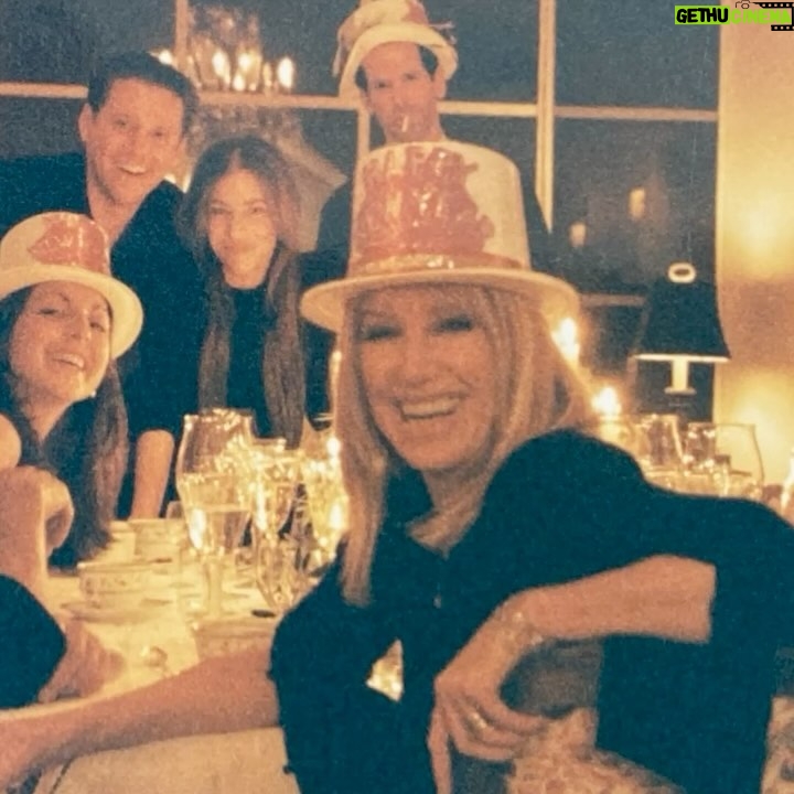 Suzanne Somers Instagram - HAPPY New Year from our family to yours 🍾👼🎉