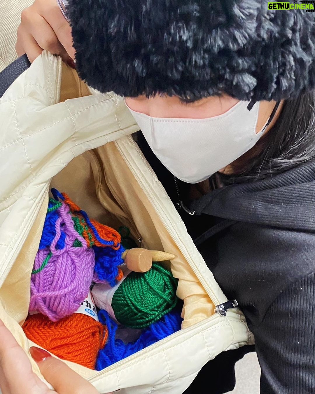 Suzu Yamanouchi Instagram - 最近の山之内は常に毛糸と共に生きてます🧶