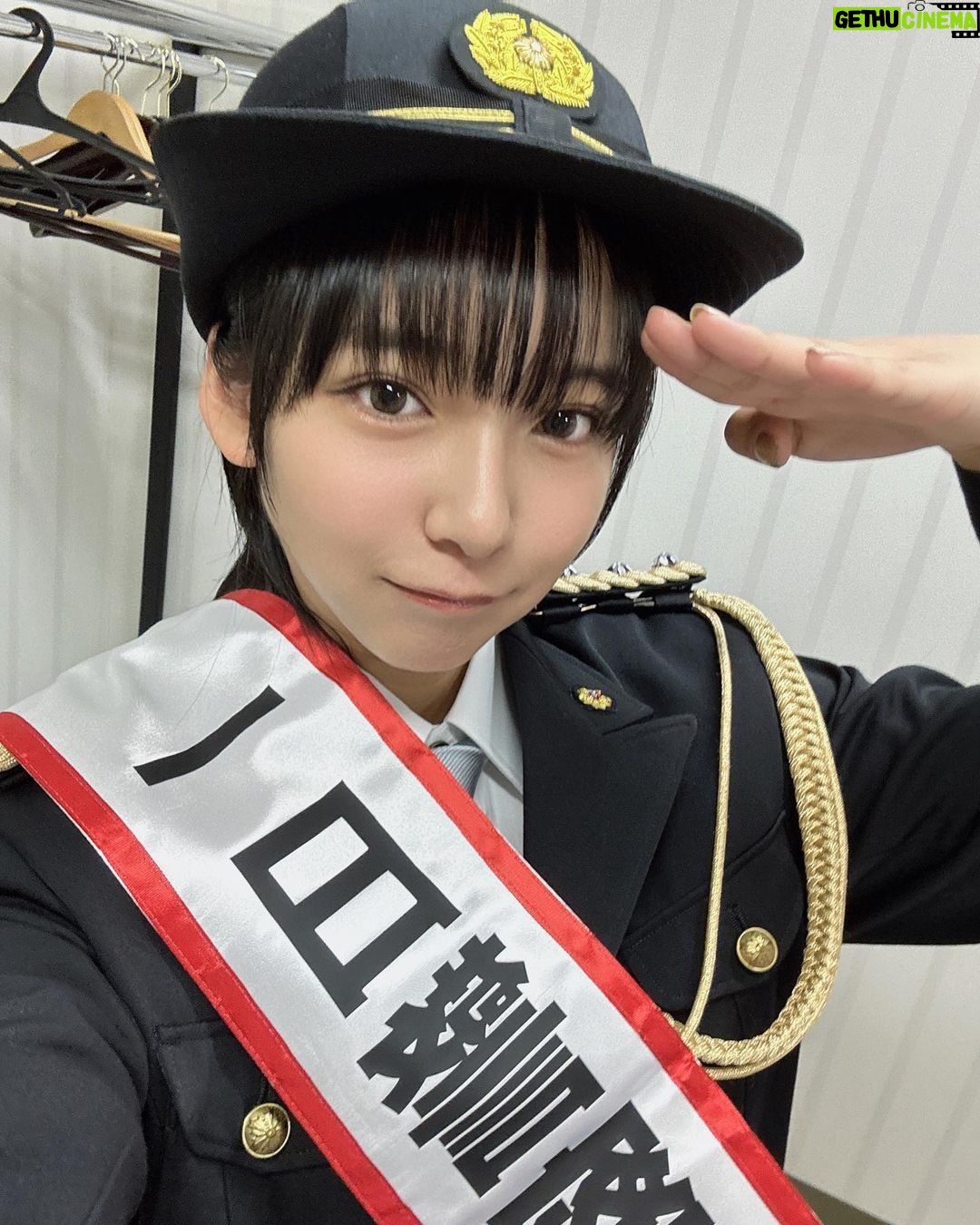 Suzu Yamanouchi - 10.6K Likes - 山之内、高井戸警察署にて1日警察署長して参りました!!🚨
春の交通安全運動、スタントマンさんの実演も見させて頂いて改めてルールをしっかり守って自分が被害者にも加害者にもならないよう意識しようと思いました。
4/1から自転車のヘルメット着用努力義務に🪖
全ての人が対象です。安全に楽しく運転しましょう!!
とても貴重な機会をありがとうございました!!