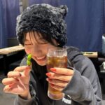 Suzu Yamanouchi Instagram - 昨日の夜編んだ猫耳帽🐱🧶 可愛い毛糸に出会えるとわくわくするね