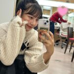 Suzu Yamanouchi Instagram – メイクさんもピースしてくれた✌️