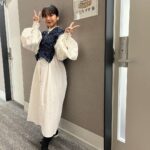 Suzu Yamanouchi Instagram - 最近の衣装たち👗💫 【読売テレビ・日本テレビ系 ダウンタウンDX】 ・シャツ、ジャケット、スカート @inprocess_tokyo @susu_press 【TBS 王様のブランチ】 ・トレーナー、パンツ、アウター @tsumori_chisato ・スニーカー @frapbois_official 【関西テレビ よ～いドン！(4/26生放送)】 ・トップス、スカート @lois_crayon_official 【テレビ朝日 今聴きたい昭和の名曲！レジェンド18選～歌手別No.1ソング】 ・ワンピース、ジレ @bellmignon__ ・靴 @three_treasures_ 【TBS 世界ふしぎ発見！】 ・ジャケット @labelleetude_official ・ブラウス @watashinofuku.official ・靴 @_tokyo_bopper_ 【テレビ朝日 新世界 メタバースTV!!】 ・ワンピース、ベスト @createclair @the.pr_ 【TBS アッコにおまかせ！(5/14生放送)】 ・ワンピース @aileen_by_groggrog_vintage ・チュールワンピース @gypsy_____official ・つけ襟 @un__5428 【関西テレビ よ～いドン！(5/17生放送)】 ・ワンピース、ベスト @manoushjapan @manoush_officiel ・つけ襟 @un__5428