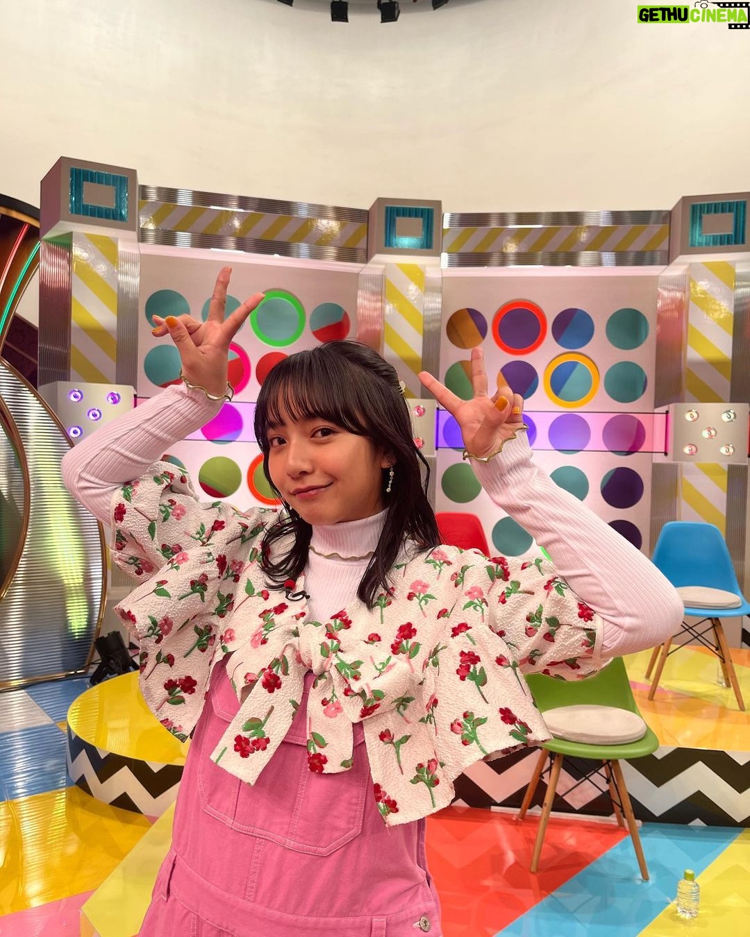 Suzu Yamanouchi Instagram - 最近の衣装たち👗💫 【テレビ東京 昭和vs令和!世代を超えて愛される最強ヒット曲50連発】 ・セットアップ @viviennewestwood @viviennewestwoodjapan 【TBS オオカミ少年】 ・トップス @poppy_tokyo ・オーバーオール 【テレビ朝日 ニンチド調査ショー特 ・トップス、ワンピース @poppy_tok 【超十代 -ULTRA TEENS FES- 2023】 ・トップス、ボレロ、スカート @poppy_tokyo 【ABEMA 愛を叫べ!一夜限りのUNION ARENAスペシャル!】 ・ワンピース @londa_com 【JAPAN マーケティング WEEK/Web ・SNS活用 EXPO】 ・トップス、パンツ @atmos.pink_official