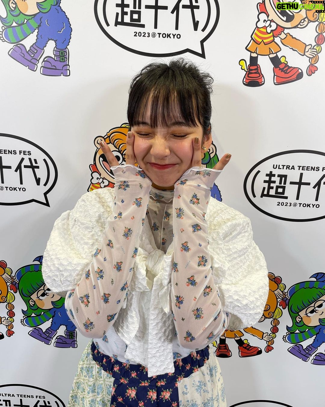 Suzu Yamanouchi Instagram - 最近の衣装たち👗💫 【テレビ東京 昭和vs令和!世代を超えて愛される最強ヒット曲50連発】 ・セットアップ @viviennewestwood @viviennewestwoodjapan 【TBS オオカミ少年】 ・トップス @poppy_tokyo ・オーバーオール 【テレビ朝日 ニンチド調査ショー特 ・トップス、ワンピース @poppy_tok 【超十代 -ULTRA TEENS FES- 2023】 ・トップス、ボレロ、スカート @poppy_tokyo 【ABEMA 愛を叫べ!一夜限りのUNION ARENAスペシャル!】 ・ワンピース @londa_com 【JAPAN マーケティング WEEK/Web ・SNS活用 EXPO】 ・トップス、パンツ @atmos.pink_official