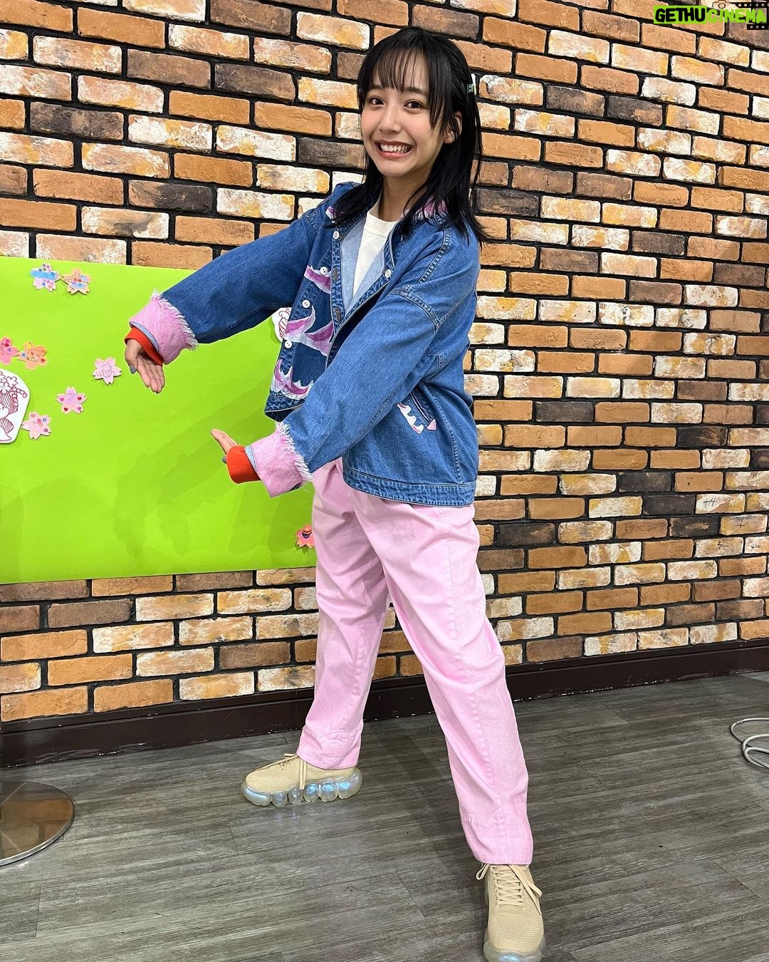 Suzu Yamanouchi Instagram - 最近の衣装たち👗💫 【テレQ たくなる】 ・トップス @ladiesfashion.kandk 【TBS アッコにおまかせ!4/9】 ・ワンピース @rumche_official ・ブルゾン @createclair @the.pr_ ・靴 @three_treasures_ 【関西テレビ よ~いドン!4月放送ロケ】 ・ベスト、パンツ @tsumori_chisato ・ブルゾン @createclair @the.pr_ ・スニーカー @fila_japan_official 【TBS THE神業チャレンジ】 ・ジャケット、トップス、パンツ @tsumori_chisato 【読売テレビ・日本テレビ系 秘密のケンミンSHOW極】 ・トップス @eauseenon_official @susu_press ・ワンピース @vlbyvee