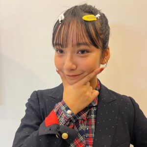 Suzu Yamanouchi Instagram - この1年ほぼ毎日つけてるベルミーのカラコン👀
言わなきゃバレないくらいナチュラルなのに裸眼よりもキラキラくっきりちゅるんと見せてくれるのがすっごくお気に入り！
カラコン初心者の方やバレたくないけど盛りたい！って方にほんとオススメ。
度数も沢山あるし１日中つけてても痛くならないのも素晴らしポイントです👍

モデルさせてもらってるからっての抜きにして本当に良いから気になったら試してみてね！

ちゃんと手洗ってからつけるんやで！！

※装用時の見え方には個人差があります
※個人の感想です
販売名：SPワンデー　H-UVC
承認番号：22900BZX00423000

#ベルミー #belleme　#カラコン　#カラコンレポ　#pr