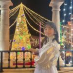 Suzu Yamanouchi Instagram – 私がアンバサダーを務めるフェスタ・ルーチェの点灯式に参加してきました🎄🌟
大きなクリスマスツリーにイルミネーション、プロジェクションマッピング、花火と盛りだくさんでとっても楽しかったです！！
今年の冬はぜひ和歌山へ！！！
#フェスタルーチェ #和歌山マリーナシティ 和歌山 マリーナシティー