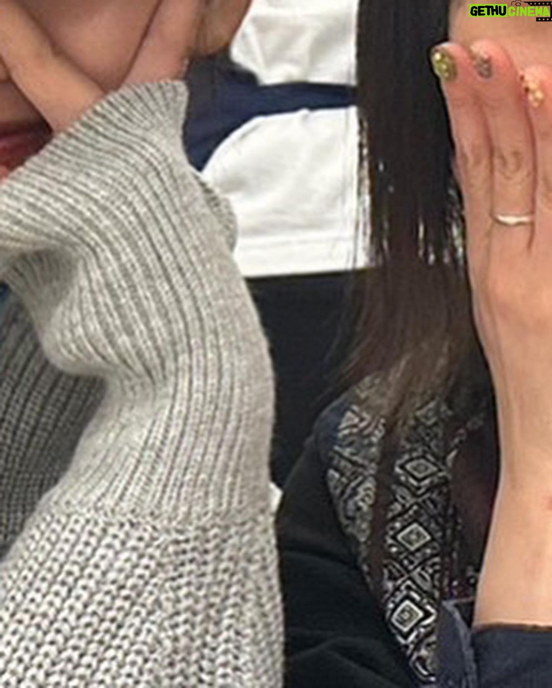 Suzu Yamanouchi - 8.8K Likes - いつもお世話になってるチーム山之内でお疲れ様会😚
来年もよろしくおねがいします大好き👀🖤