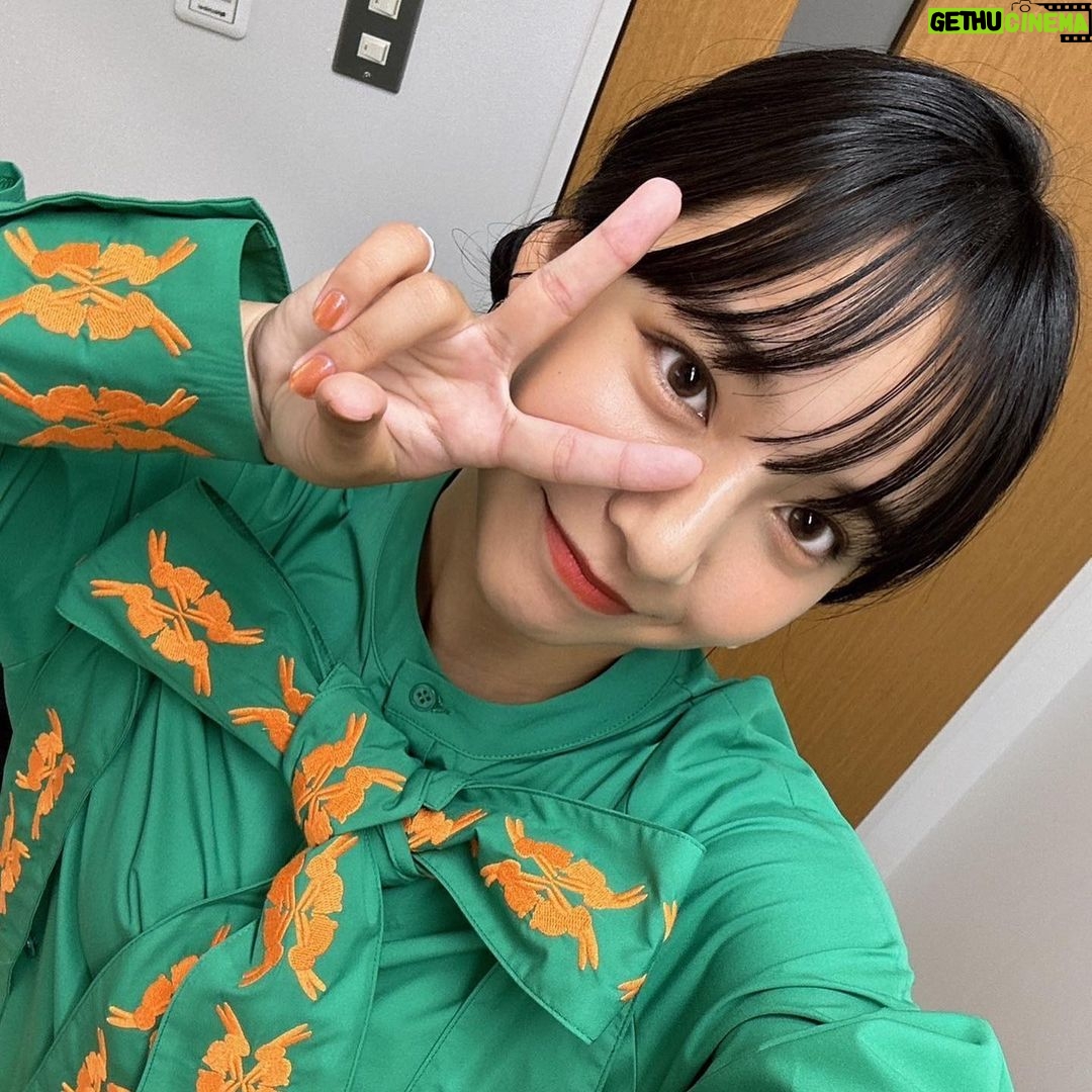 Suzu Yamanouchi - 9.2K Likes - こんなに全色可愛くて真っ黒裸眼にも馴染むカラコン滅多にないよね👀
是非おめめ拡大してみてもらいたい。
1枚目ピーチブラウン
なちゅらるに色素薄く見せてくれるふんわりピンク
可愛らしく魅せたい時は圧倒的にこれ!!
めちゃくちゃ優しい雰囲気になるよ
2枚目ヘーゼルリング
こーれはもうほんとに万能
派手に見えないのに目がくっきり大きくなる
ふちありカラコン苦手な人もこれならめちゃくちゃ馴染む
静止画でも映像でも実物でも目がクリッとハッキリして見える
3枚目オリーブブラウン
ご覧の通り大人っぽいクールな印象になるよ!
オリーブ色のカラコンで昔大事故起こしたことあるけどこれなら安心!!
山之内が抱いてたカラコン似合わないって言う思い込みがベルミー
( @belleme.official )のおかげで打ち消されたので苦手意識持ってる人や初めての方にも是非おすすめしたい!!
#ベルミー #belleme #カラコン #カラコンレポ
―――
※装用時の見え方には個人差があります
※個人の感想です
販売名:SPワンデー H-UVC 承認番号:22900BZX00423000
―――
#ナチュラルカラコン #pr