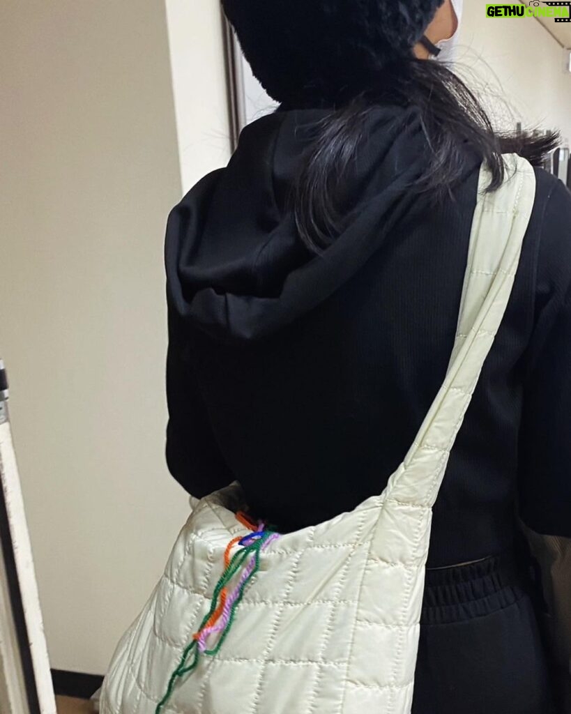 Suzu Yamanouchi Instagram - 最近の山之内は常に毛糸と共に生きてます🧶