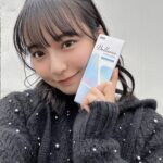Suzu Yamanouchi Instagram - 新しいお洋服買ったりきちんと写真に収めようと努力したりな日々なんやけどみんなカラコンしてる？ 山之内がイメージキャラクターをさせて頂いているベルミー(@belleme.official )天才的な可愛さだからまたご紹介させてください🙆‍♀️ 1〜3枚目で付けているのはティアーブラウン👀 つけた瞬間目うるっうるになるよ すっぴんにもナチュラルメイクにも何にでも合うからお家でぬくぬくしてたいけど鏡見た時の自分がいつもより可愛くて嬉しくなる系カラコンです もちろんお出かけやデートにも👍 4～5枚目はヘーゼルリング ナチュラルなのに目がはっきりくっきりうるるんとする👀 目元がはっきりして映像でも静止画でも盛れる！！ 撮影の日とかパーツをはっきり見せたいなって日はこれ！！ 絶対試してみてほしい、、 冬もベルミーと共に楽しもうね🎅 #ベルミー #belleme #カラコン #カラコンレポ #ナチュラルカラコン #pr ――― ※装用時の見え方には個人差があります ※個人の感想です 販売名:SPワンデー　H-UVC　承認番号:22900BZX00423000 ―――