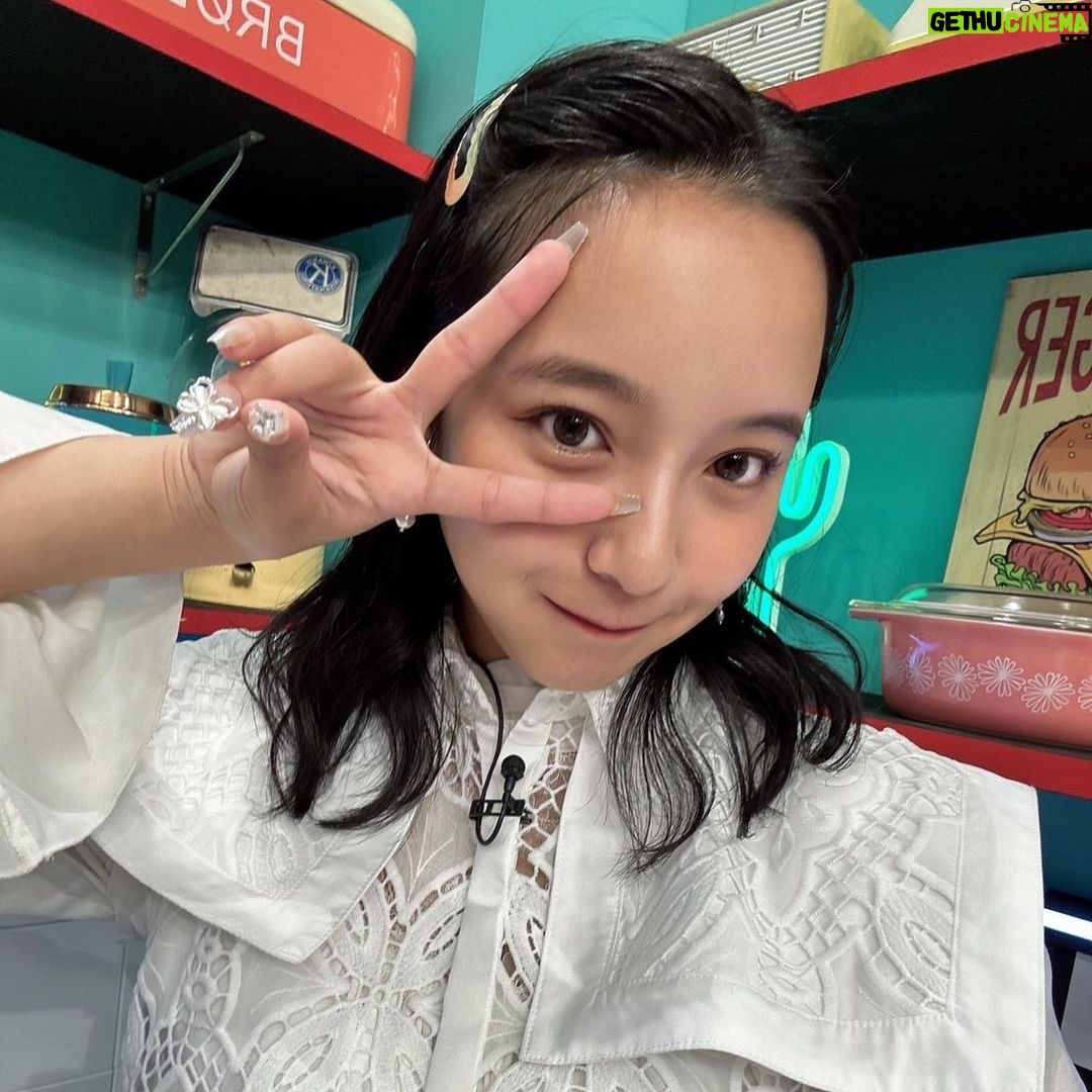 Suzu Yamanouchi - 9.2K Likes - こんなに全色可愛くて真っ黒裸眼にも馴染むカラコン滅多にないよね👀
是非おめめ拡大してみてもらいたい。
1枚目ピーチブラウン
なちゅらるに色素薄く見せてくれるふんわりピンク
可愛らしく魅せたい時は圧倒的にこれ!!
めちゃくちゃ優しい雰囲気になるよ
2枚目ヘーゼルリング
こーれはもうほんとに万能
派手に見えないのに目がくっきり大きくなる
ふちありカラコン苦手な人もこれならめちゃくちゃ馴染む
静止画でも映像でも実物でも目がクリッとハッキリして見える
3枚目オリーブブラウン
ご覧の通り大人っぽいクールな印象になるよ!
オリーブ色のカラコンで昔大事故起こしたことあるけどこれなら安心!!
山之内が抱いてたカラコン似合わないって言う思い込みがベルミー
( @belleme.official )のおかげで打ち消されたので苦手意識持ってる人や初めての方にも是非おすすめしたい!!
#ベルミー #belleme #カラコン #カラコンレポ
―――
※装用時の見え方には個人差があります
※個人の感想です
販売名:SPワンデー H-UVC 承認番号:22900BZX00423000
―――
#ナチュラルカラコン #pr