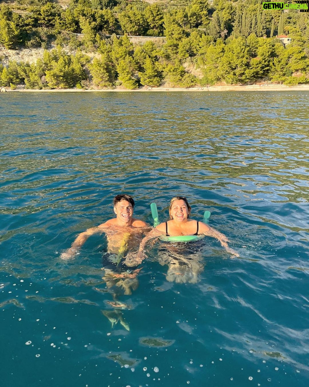 Suzy Antonyan Instagram - I traveled Europe with some of my best friends and we filmed a TV show!!!! OUT NOW ON @discoveryplus !!! #discoveringdaviddobrik