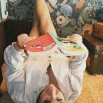 Suzy Antonyan Instagram - Maybe if I lay upside down I’ll be able to read it