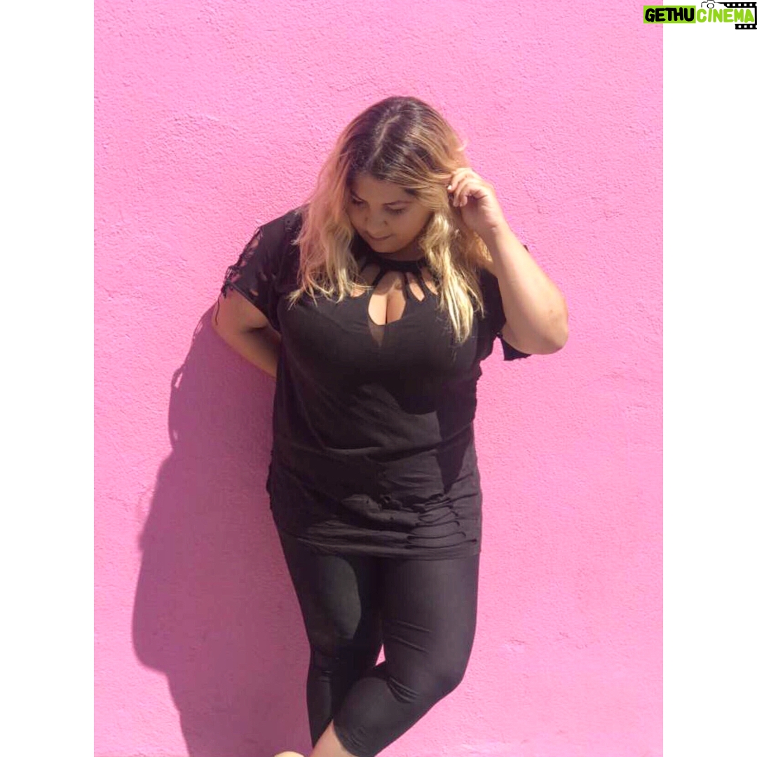 Suzy Antonyan Instagram - Rules for being hipster 101: 1. Find a pink wall 2. Take a picture & pretend you’re looking for something 3. Tag Hollywood, California 📷 Photo creds: @christina_palyan