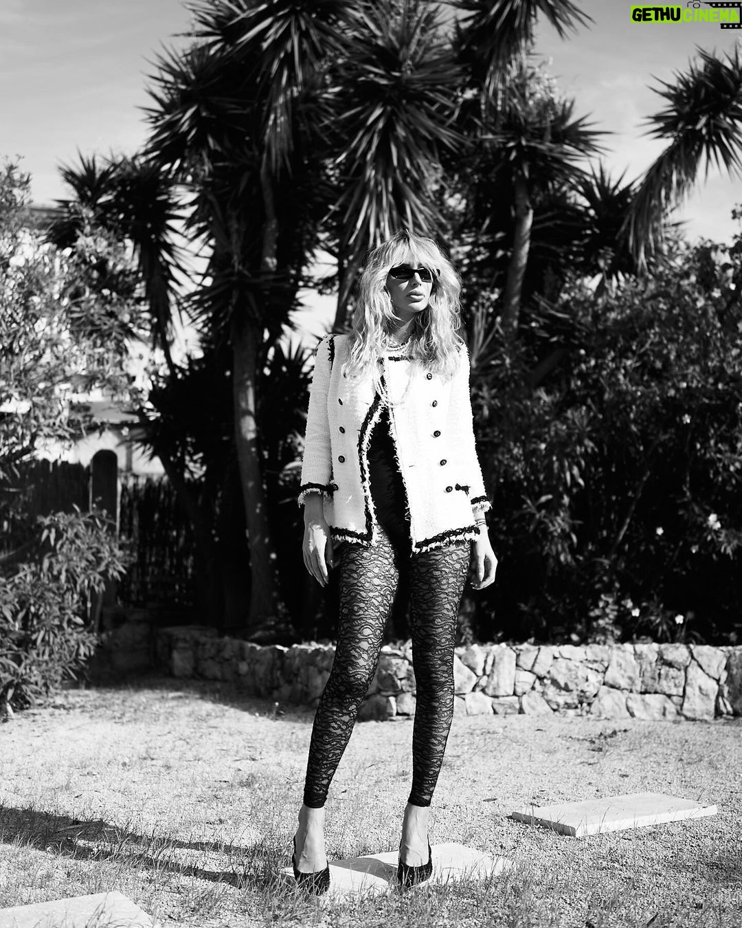 Svetlana Loboda - 54.7K Likes - Однажды визит в Актау в Казахстане изменил мою жизнь.
Я очень люблю эту страну.. её богатую культуру, открытых людей, их честь и уважение к своей родине.
И новая special edition моего последнего трека - маленькая благодарность вам за любовь, за поддержку меня и моей страны, за тепло и эмоции, за каждый концерт и каждую встречу.
Менің жаңа әнім ұнайды деп сенемін, сұлу Қазақстан! ❤️
#актауницца