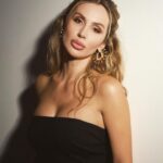 Svetlana Loboda Instagram - хорошего , спокойного всем нам вечера 🕊️
