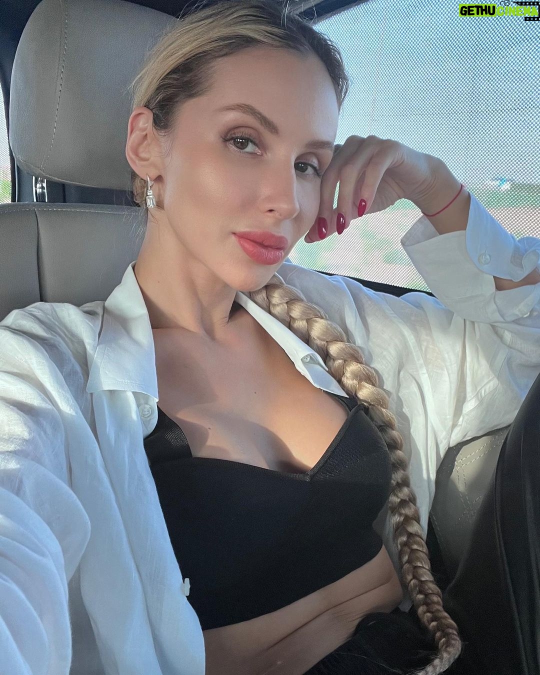 Svetlana Loboda - 56.7K Likes - коса до поясу😁