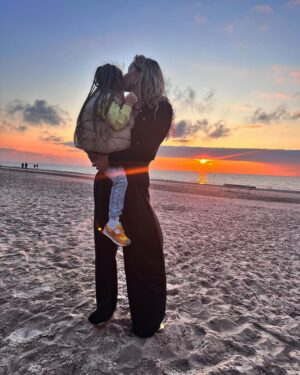 Svetlana Loboda Instagram - Як же хочеться миру для наших дітей …
__
How deeply I wish peace for our kids …