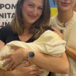 Svetlana Loboda Instagram - Я вірю, що підтримувати і допомагати зараз — це не акт доброти, це обов’язок кожного, хто називає Україну своєю землею. Вчора була тепла зустріч в Центрі гуманітарної допомоги у Варшаві, де сьогодні проживає понад 600 українців. Мене вкотре до глибини душі зворушили великі, відкриті серця тих, хто втратив все, але не віру і людяність. Вдячна за довіру, за кожну почуту історію боротьби і болю. Бо знаю, що пережити його зможемо лише разом. Я не можу повернути людям рідні домівки, та постаралася привезти і передати те, що може наблизити їх тимчасовий прихисток до домашнього затишку і комфорту. Здається, горе має мати межу. Та немає межі жорстокості та нелюдству нашого ворога. Я хочу подякувати кожному, кого вчора обіймала - за силу духу, за збережене вміння любити - життя та одне одного. Окрема подяку фонду Fundacja Voices from Ukraine, що проводить благодійні заходи на підтримку українців, допомагає військовим на нулі та опікується дітьми сиротами в Польші. Та Centrum Pomocy Humanitarnej, який з перших днів повномасштабного вторгнення рф невпинно приймає громадян України та надає їм прихисток. Тільки разом подолаємо все. Слава Україні!