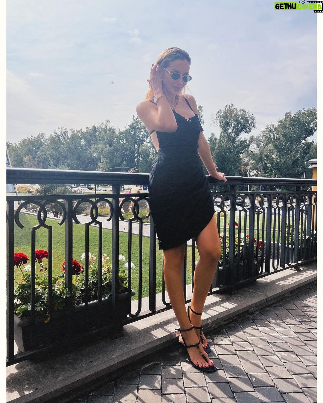 Svetlana Loboda - 62.1K Likes - как вы думаете, где я ?☺️