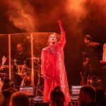 Svetlana Loboda Instagram - Алматы! За гранью звука и света, громче всего пели ваши сердца .. Спасибо за вашу любовь, и за то, что сделали этот вечер волшебным и незабываемым. На концерте меня не покидало ощущение, что у нас с вами одно сердце и одна душа…🕊️ Ценю и люблю🫶 Үлкен рахмет, сендерді жақсы көремін ❤️🇰🇿