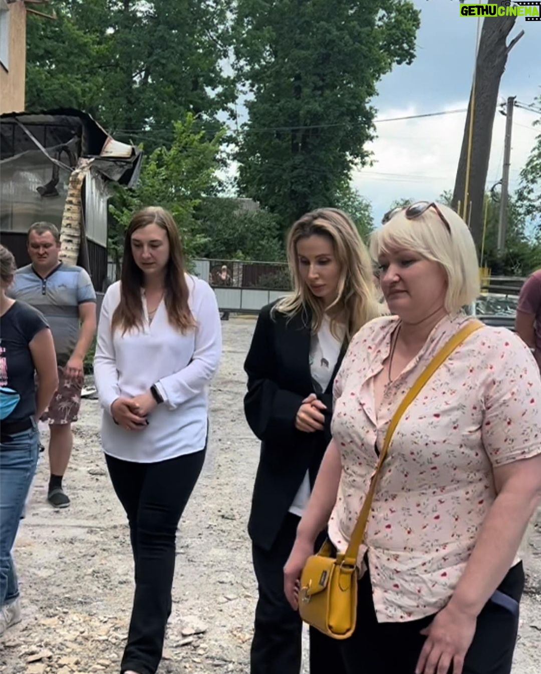 Svetlana Loboda Instagram - З твоїм днем, моє місто.. мій Ірпінь. Ти непереможний. Нехай кожен твій будинок буде теплим, а житель - щасливим! 🕊️🇺🇦 Я буду намагатись робити все можливе для цього 🫶