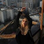 Svetlana Loboda Instagram - На межі між землею і небом кожен крок стає кроком в абсолют... але справжня висота не в тому, аби стати вище інших, а в тому, щоб стати більше за самого себе, не втративши при цьому здатності виразно бачити і відчувати... Kyiv, Ukraine