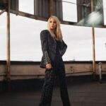 Svetlana Loboda Instagram - На межі між землею і небом кожен крок стає кроком в абсолют... але справжня висота не в тому, аби стати вище інших, а в тому, щоб стати більше за самого себе, не втративши при цьому здатності виразно бачити і відчувати... Kyiv, Ukraine