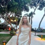Svetlana Loboda Instagram - Time doesn’t exist. Moments do …🕊️