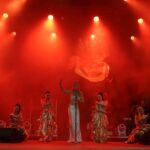 Svetlana Loboda Instagram - Кожен концерт в Кишиневі - це велика тепла хвиля любові, що накриває мене з головою. Дякую вам! І напереродні Дня Незалежності Молдови хочу побажати вашому прекрасному народу вічного щастя, процвітання, миру і свободи. Спасибі за таку самовіддану підтримку України 🇺🇦❤️🇲🇩 ___ Every concert in Chisinau is a great warm wave of love that engulfs me completely. Thank you! And right before Moldova's Independence Day, I want to wish your wonderful people eternal happiness, prosperity, peace, and freedom. Thank you for such dedicated support of Ukraine 🇺🇦❤️🇲🇩