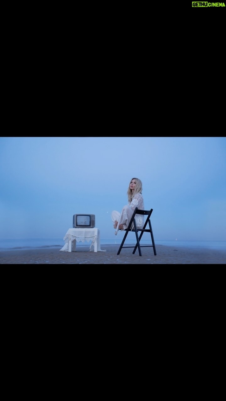 Svetlana Loboda - 54.3K Likes - ŠŠµŃŠŗŠ¾Š½ŠµŃŠ½Š¾ ŃŃŠ¼Š½Ńй Š¼ŠøŃ вокŃŃŠ³ замолкаеŃ, оŃŃŠ°Š²Š»ŃŃ Š½Š°Ń Š½Š°ŠµŠ“ŠøŠ½Šµ Ń Š¼ŃŃŠ»Ńми Šø Š²Š¾ŃŠæŠ¾Š¼ŠøŠ½Š°Š½ŠøŃŠ¼Šø за ŃŃŠ¾Ń гоГ.
ŠŠ°Šŗ жалŃ, ŃŃŠ¾ иногГа ŠøŃ
Š½ŠµŠ»ŃŠ·Ń ŠæŠµŃŠµŠ¼Š¾ŃаŃŃ ŠøŠ»Šø поŃŃŠ°Š²ŠøŃŃ Š½Š° ŠæŠ°ŃŠ·Ń ā¦
#ŠŠµŠ“ŠµŠ»ŃŠ“оРожГеŃŃŠ²Š°
#ŠŠµŃŠµŠ»ŠøŃŠ°